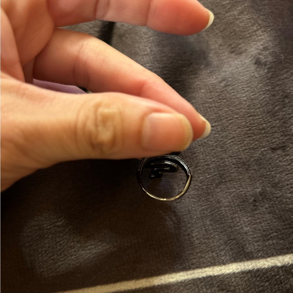 Taylor Swift official Black Reputation Snake Ring - Picture 6 of 9